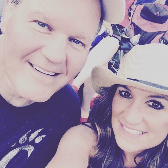 Meet your Posh Ambassador , Laura - Picture 4 of 6